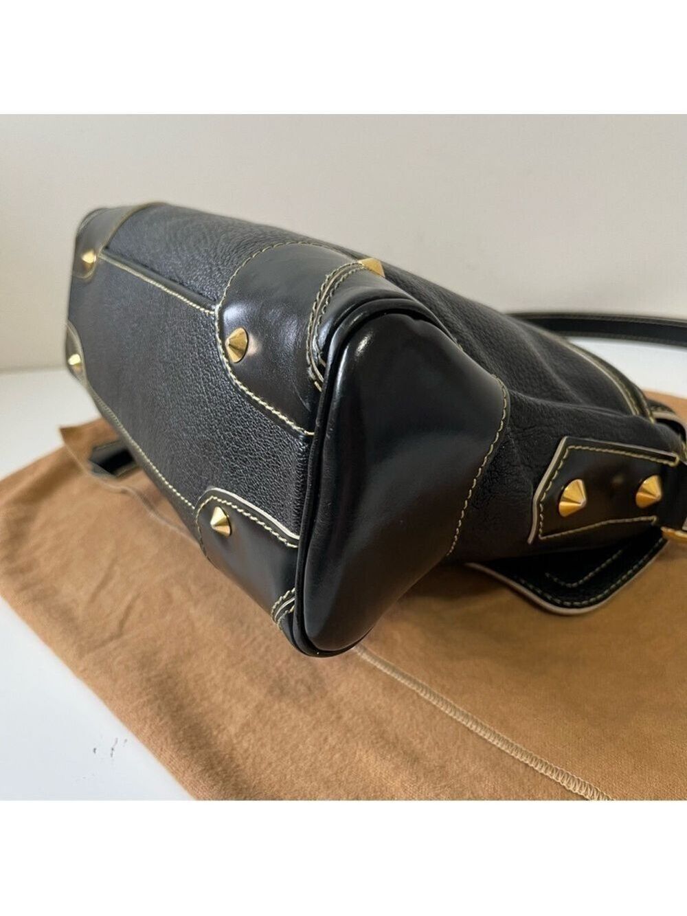 Authentic Louis Vuitton Suhali L’Essentiel PM Bag - Picture 9 of 16